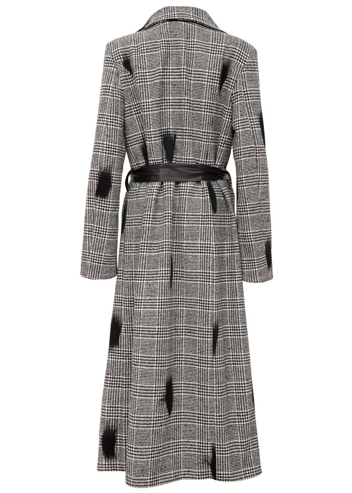 Dark Rise Coat is an vegan oversized elongated Coat with a houndstooth fabric and a pleather belt.